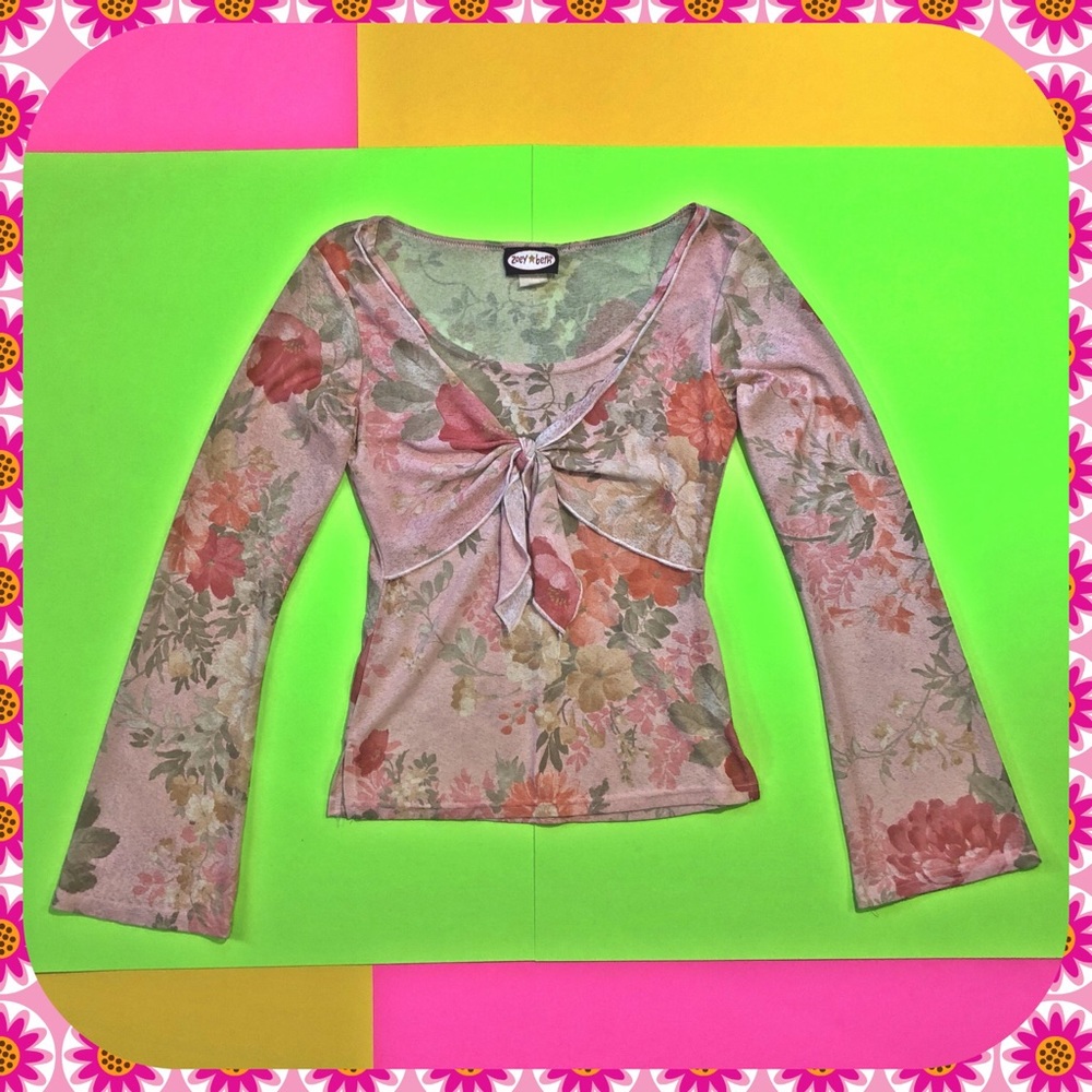 90s bell sleeve floral tie shirt Zoey ⭐️ Beth